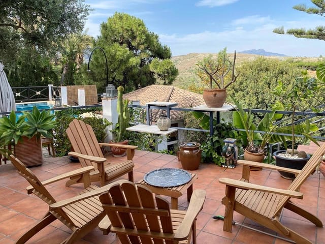 7 quarto Moradia para venda em Los Flamingos, Benahavís com piscina garagem - 1 750 000 € (Ref: 9777924)