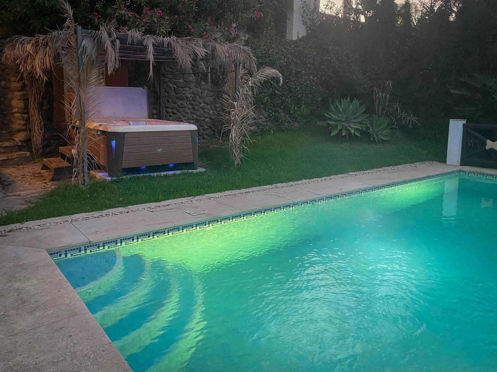 7 sypialnia Willa na sprzedaż w Benahavis z basenem garażem - 1 750 000 € (Ref: 9777924)