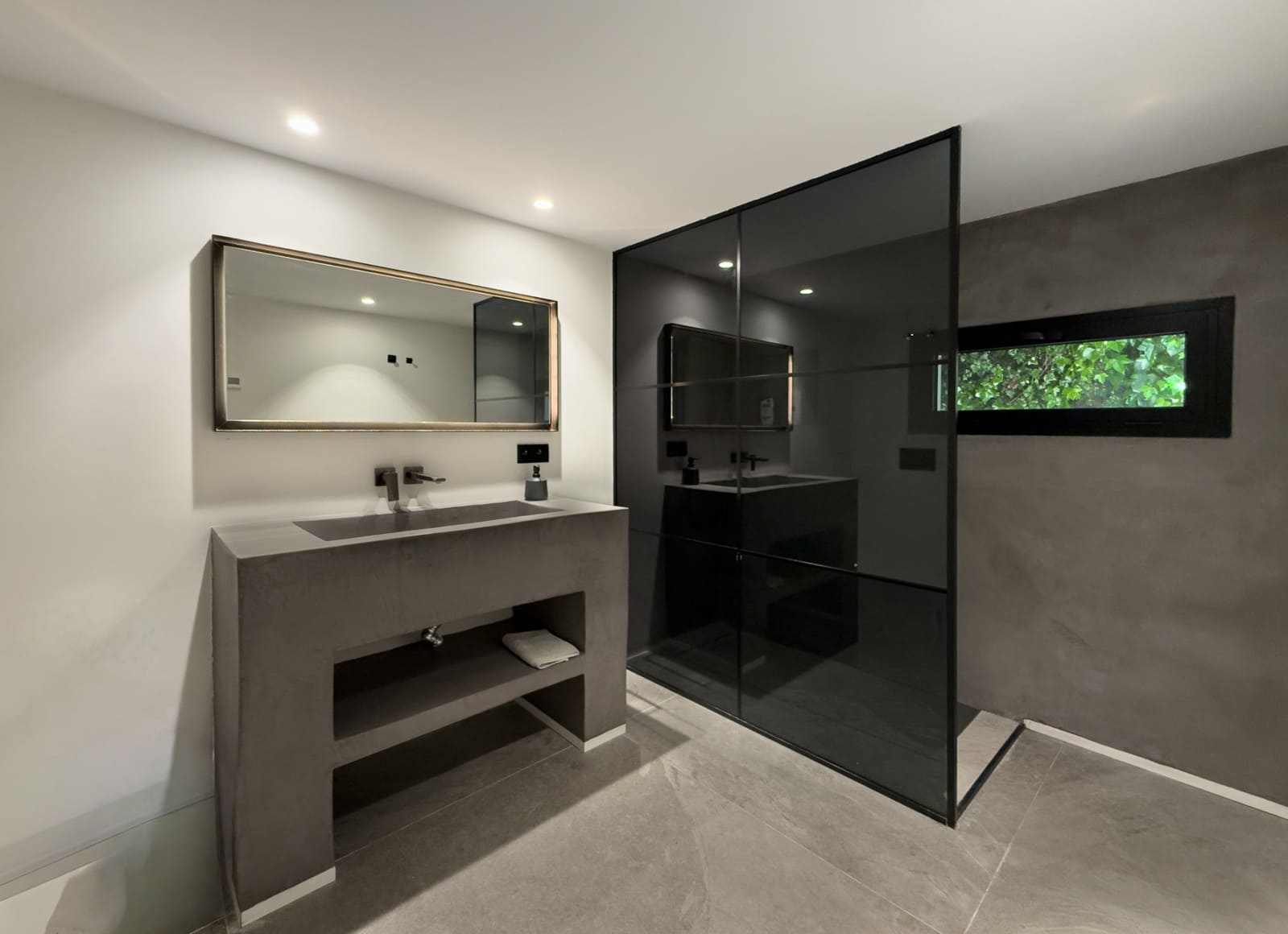 4 sypialnia Willa na sprzedaż w Nueva Andalucia z basenem garażem - 1 595 000 € (Ref: 9783181)