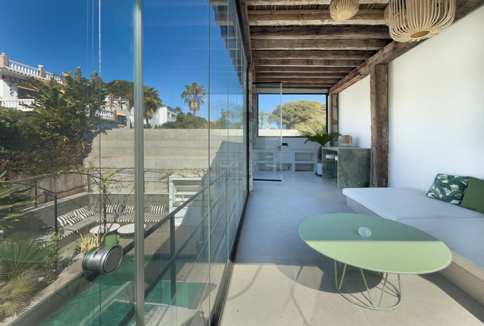 4 sypialnia Willa na sprzedaż w Nueva Andalucia z basenem garażem - 1 595 000 € (Ref: 9783181)