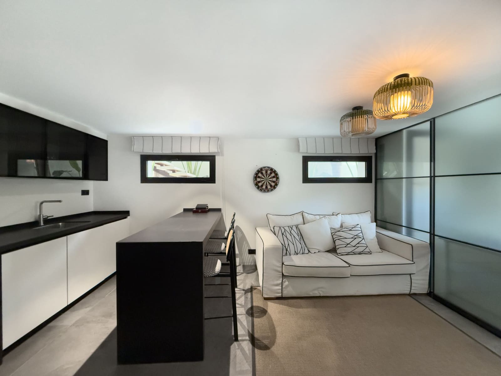 4 sypialnia Willa na sprzedaż w Nueva Andalucia z basenem garażem - 1 595 000 € (Ref: 9783181)