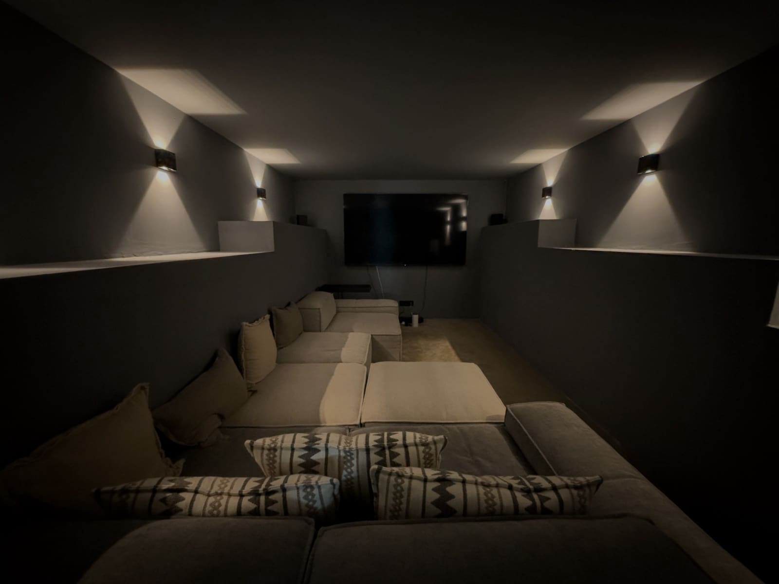 4 sypialnia Willa na sprzedaż w Nueva Andalucia z basenem garażem - 1 595 000 € (Ref: 9783181)