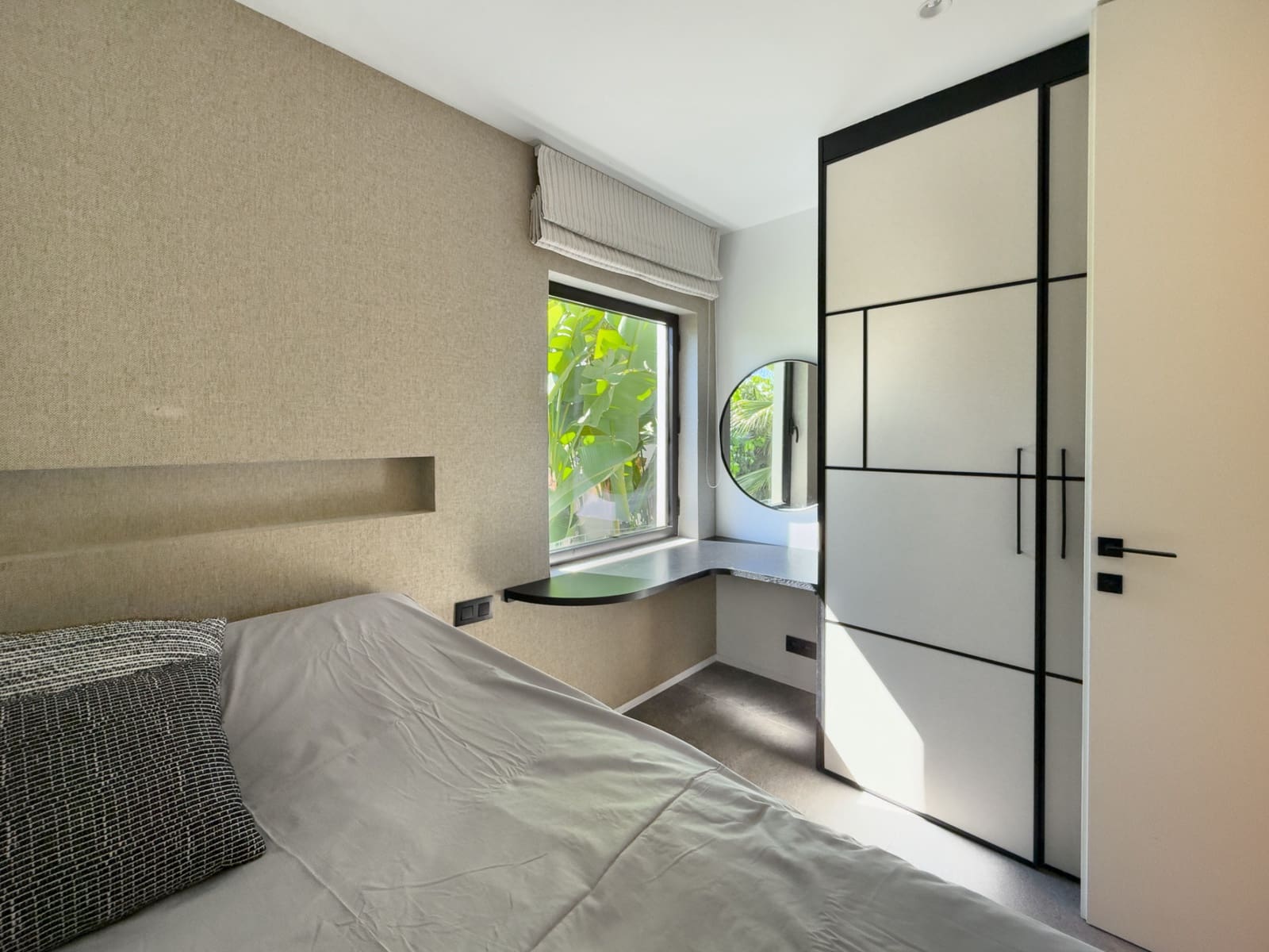 4 sypialnia Willa na sprzedaż w Nueva Andalucia z basenem garażem - 1 595 000 € (Ref: 9783181)