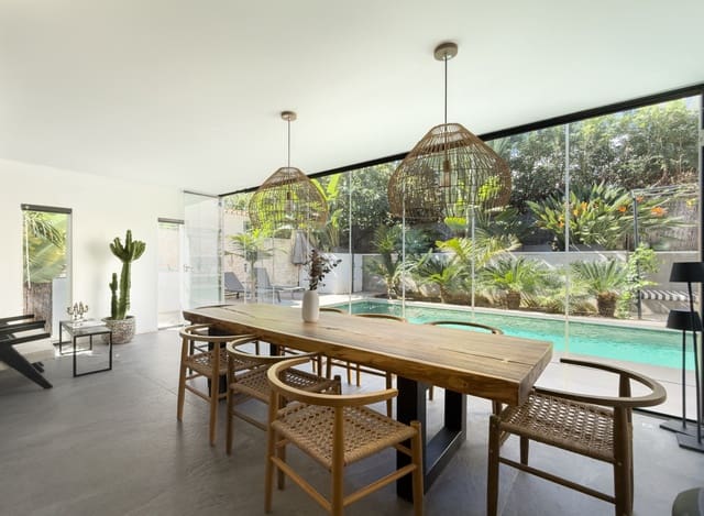 4 makuuhuone Huvila myytävänä paikassa Nueva Andalucía Centro, Marbella mukana uima-altaan 
autotalli - 1 595 000 € (Ref: 9783181)