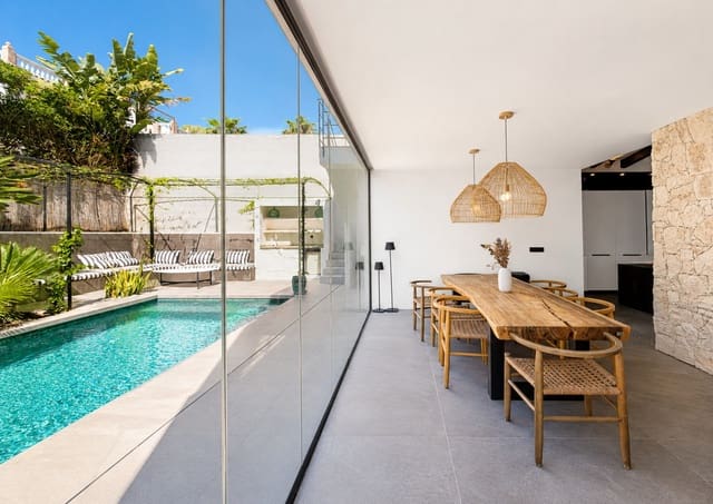 4 soverom Villa til salgs i Nueva Andalucía Centro, Marbella med svømmebasseng garasje - € 1 490 000 (Ref: 9783181)