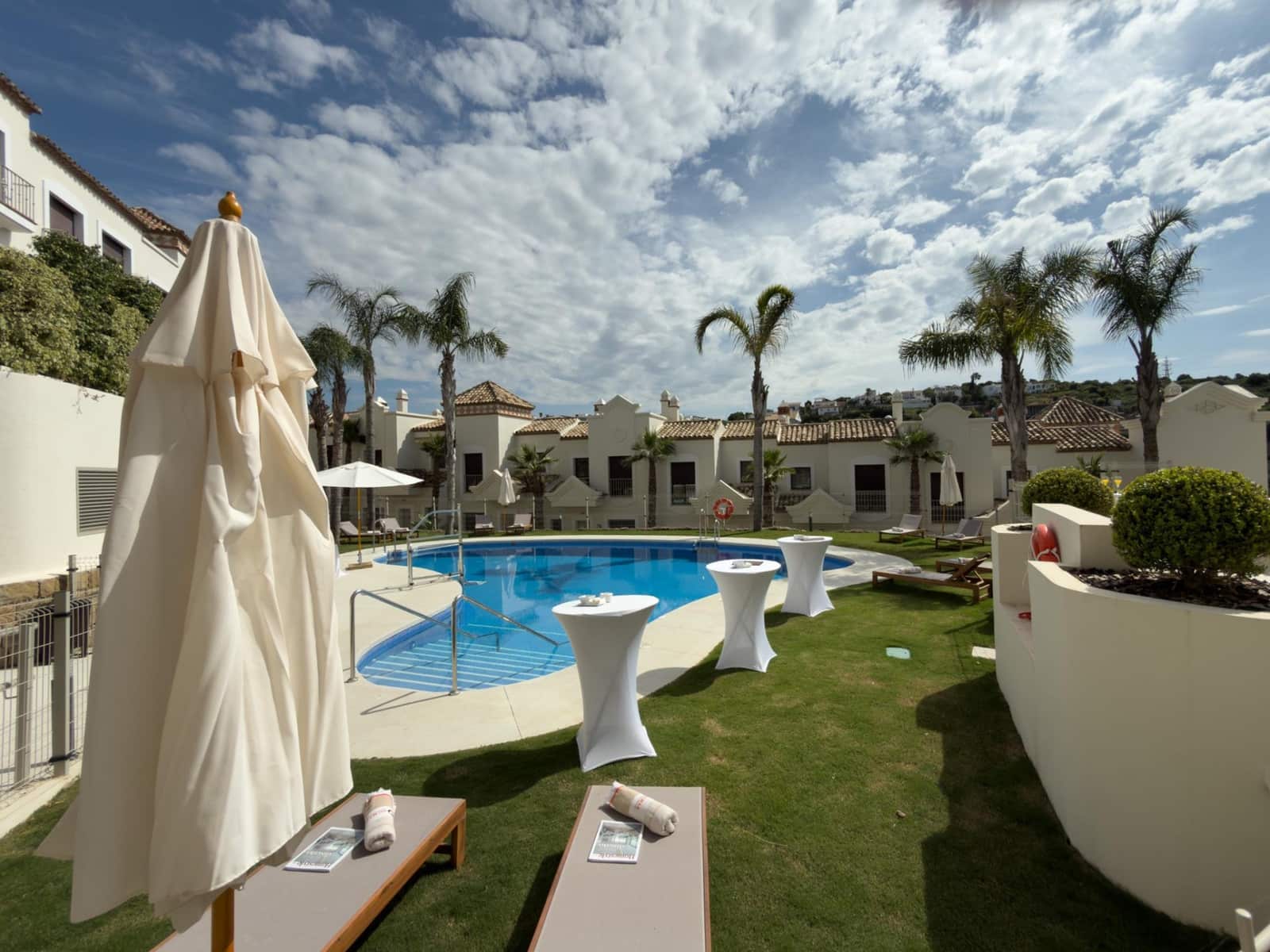 3 slaapkamer Huis te koop in Estepona met zwembad garage - € 470.250 (Ref: 9814350)