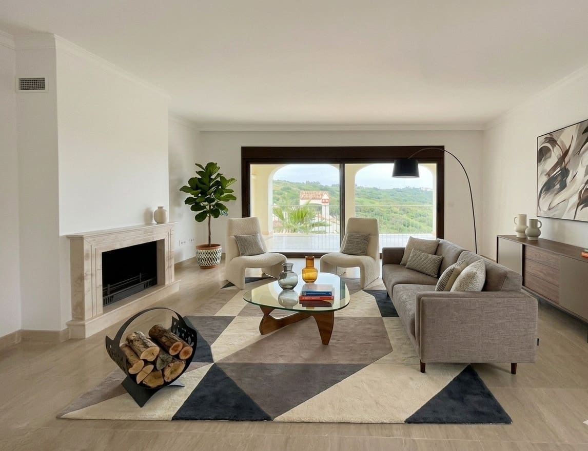 3 bedroom Townhouse for sale in Estepona with pool garage - € 580,000 (Ref: 9814350)
