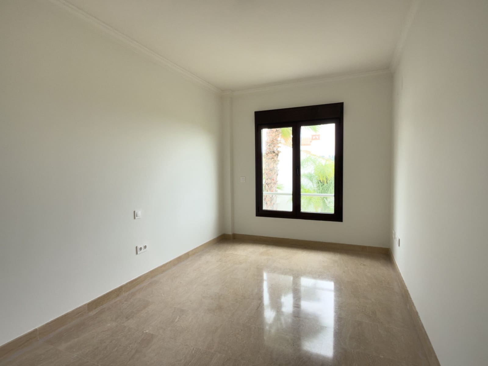 3 bedroom Townhouse for sale in Estepona with pool garage - € 580,000 (Ref: 9814350)