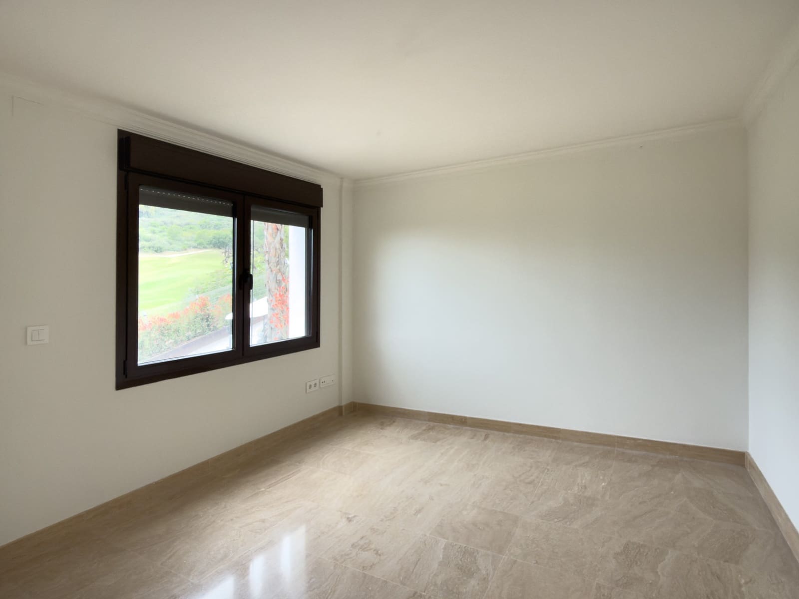 3 bedroom Townhouse for sale in Estepona with pool garage - € 580,000 (Ref: 9814350)