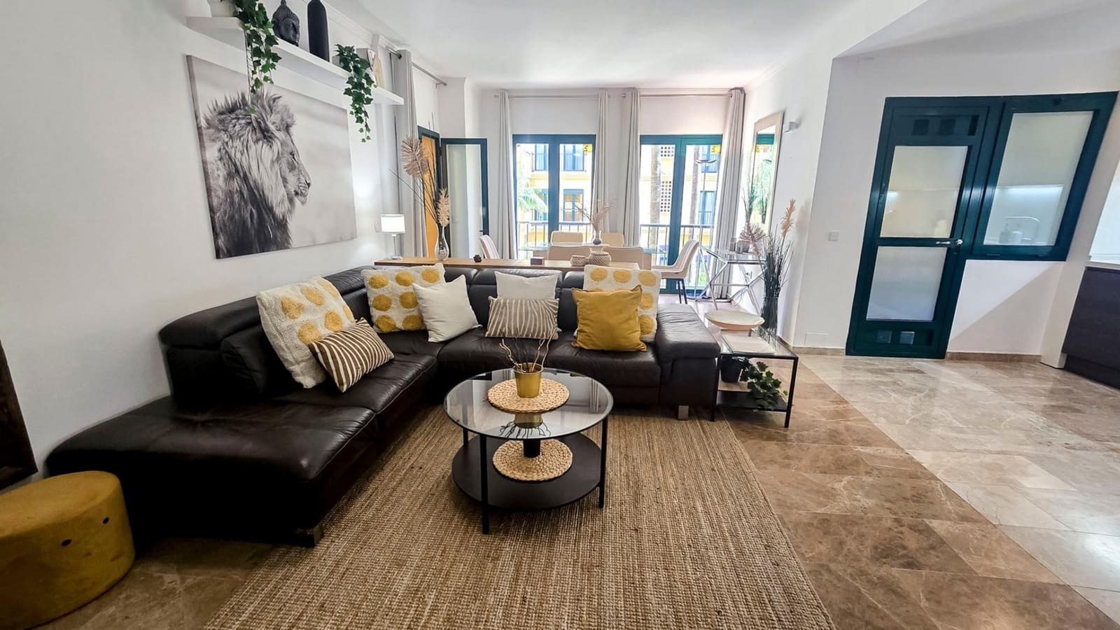 3 bedroom Apartment for sale in San Pedro de Alcantara with garage - € 685,000 (Ref: 9815760)