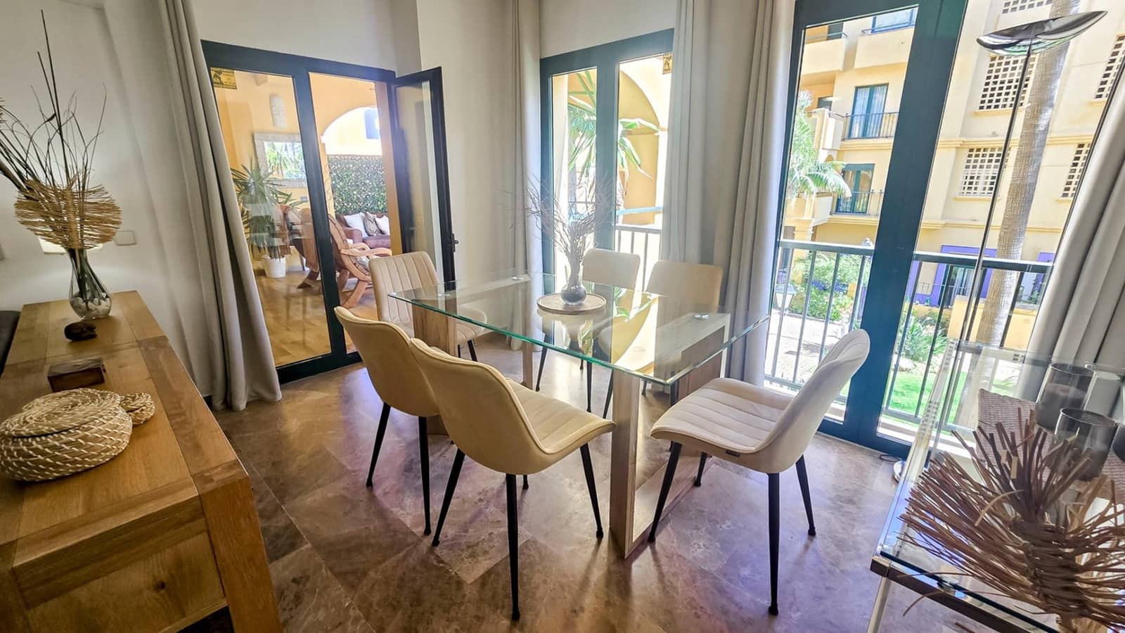 3 bedroom Apartment for sale in San Pedro de Alcantara with garage - € 685,000 (Ref: 9815760)