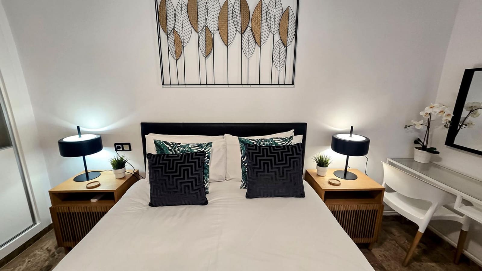 3 bedroom Apartment for sale in San Pedro de Alcantara with garage - € 685,000 (Ref: 9815760)