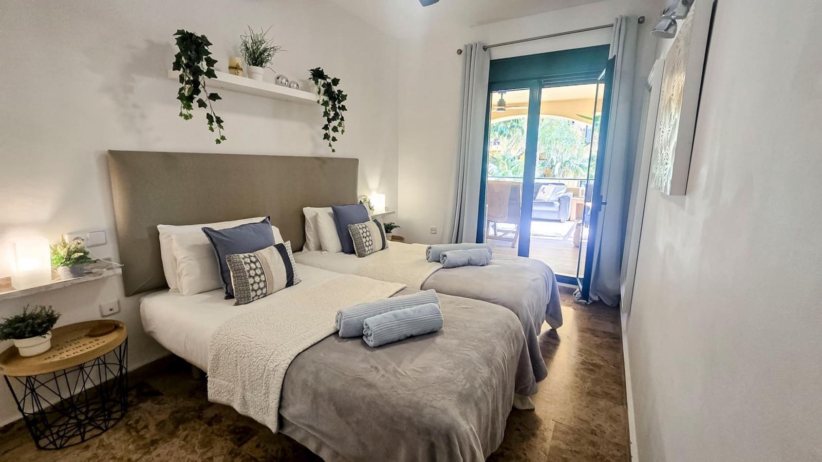 3 bedroom Apartment for sale in San Pedro de Alcantara with garage - € 685,000 (Ref: 9815760)
