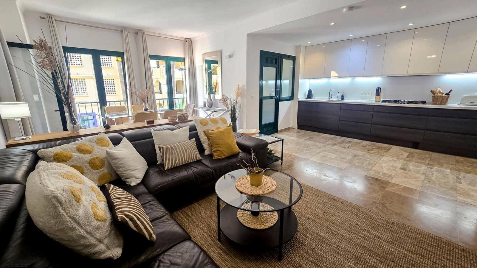 3 bedroom Apartment for sale in San Pedro de Alcantara with garage - € 685,000 (Ref: 9815760)