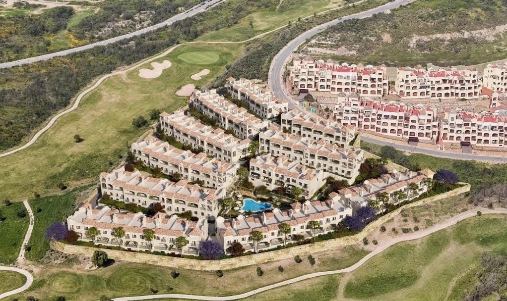 3 makuuhuone Omakotitalo myytävänä paikassa Estepona mukana uima-altaan 
autotalli - 556 225 € (Ref: 9815764)