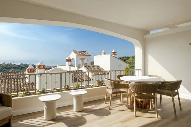 3 makuuhuone Omakotitalo myytävänä paikassa Estepona mukana uima-altaan 
autotalli - 556 225 € (Ref: 9815764)