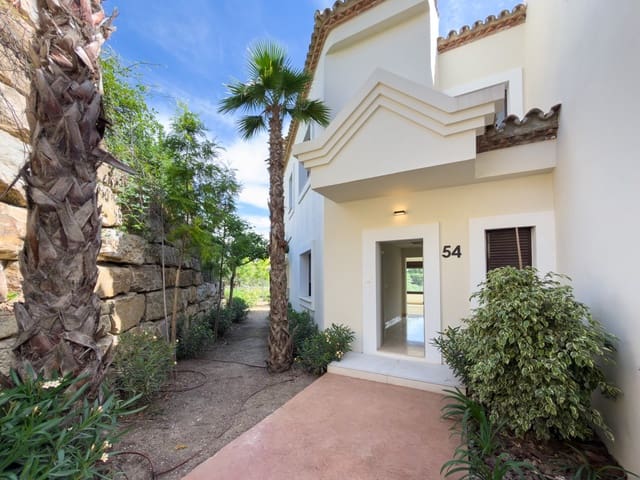 3 makuuhuone Omakotitalo myytävänä paikassa Valle Romano Golf, Estepona mukana uima-altaan 
autotalli - 680 000 € (Ref: 9826592)