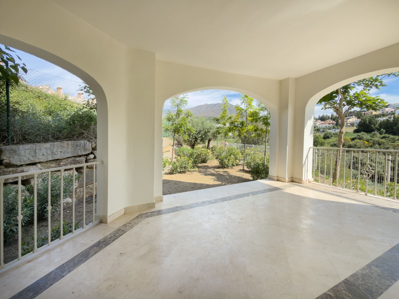 3 camera da letto Casa in vendita in Estepona con piscina garage - 680.000 € (Rif: 9826592)