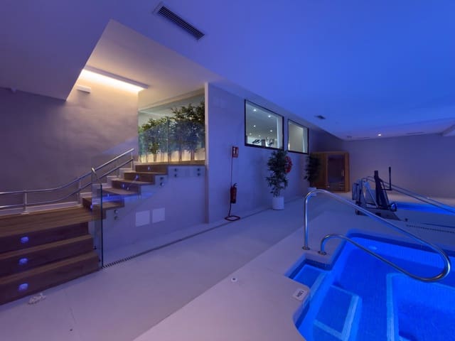3 sypialnia Dom na sprzedaż w Valle Romano Golf, Estepona z basenem garażem - 680 000 € (Ref: 9826592)