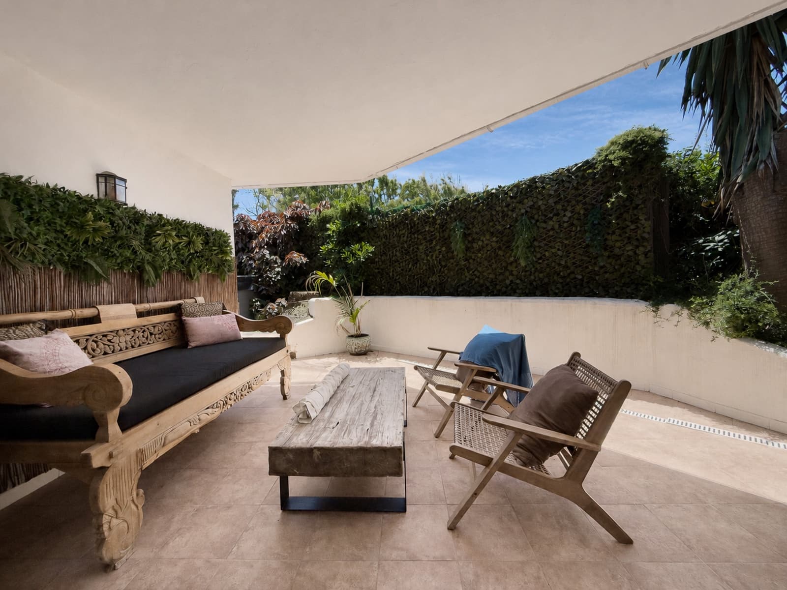 4 Zimmer Apartment zu verkaufen in Marbella mit Pool Garage - 980.000 € (Ref: 9840311)