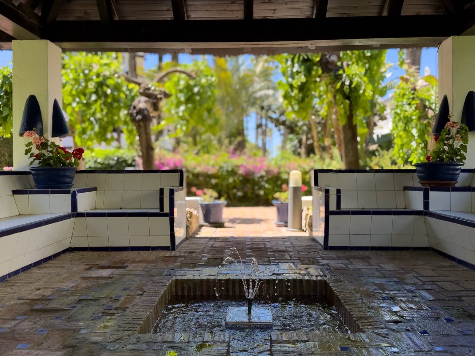 4 Zimmer Apartment zu verkaufen in Marbella mit Pool Garage - 980.000 € (Ref: 9840311)