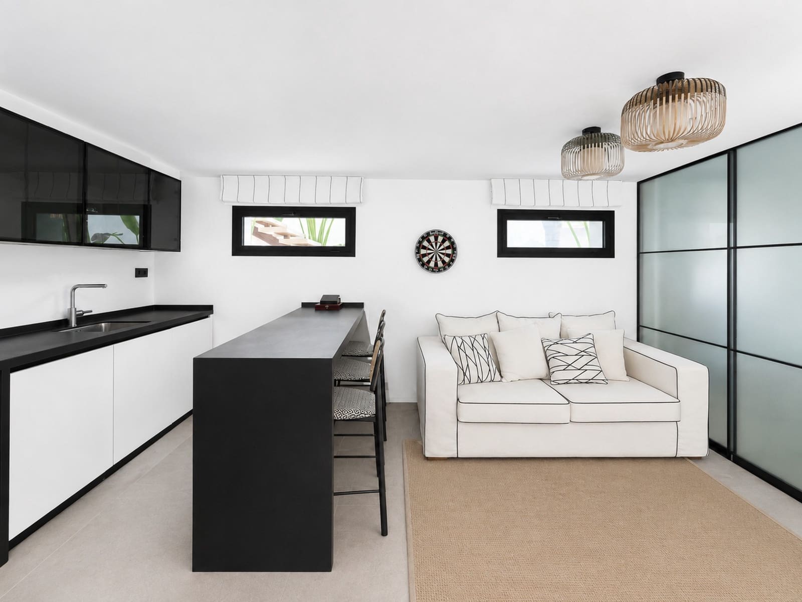 4 sypialnia Willa na sprzedaż w Nueva Andalucia z basenem garażem - 1 490 000 € (Ref: 9964968)