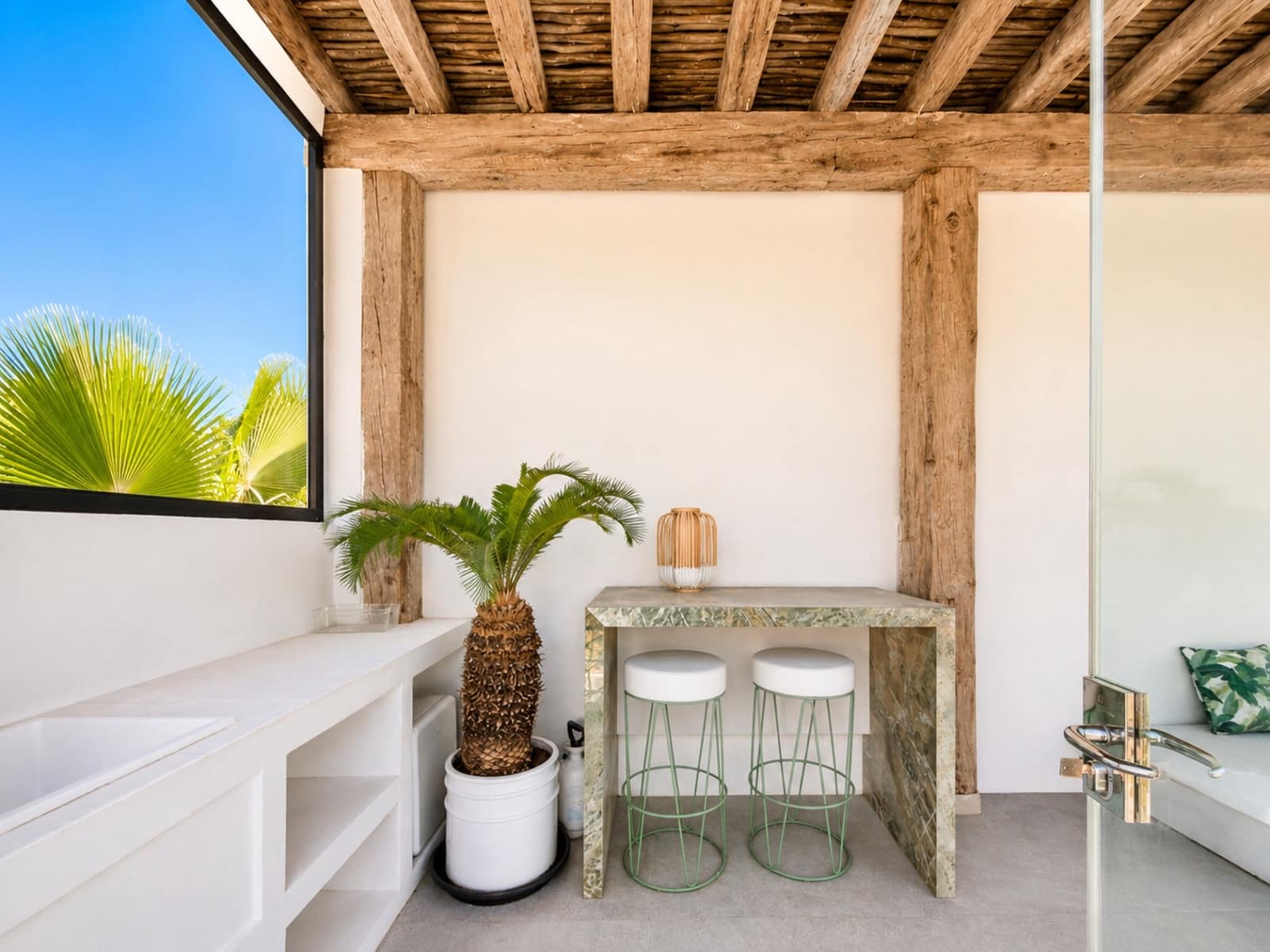 4 sypialnia Willa na sprzedaż w Nueva Andalucia z basenem garażem - 1 490 000 € (Ref: 9964968)