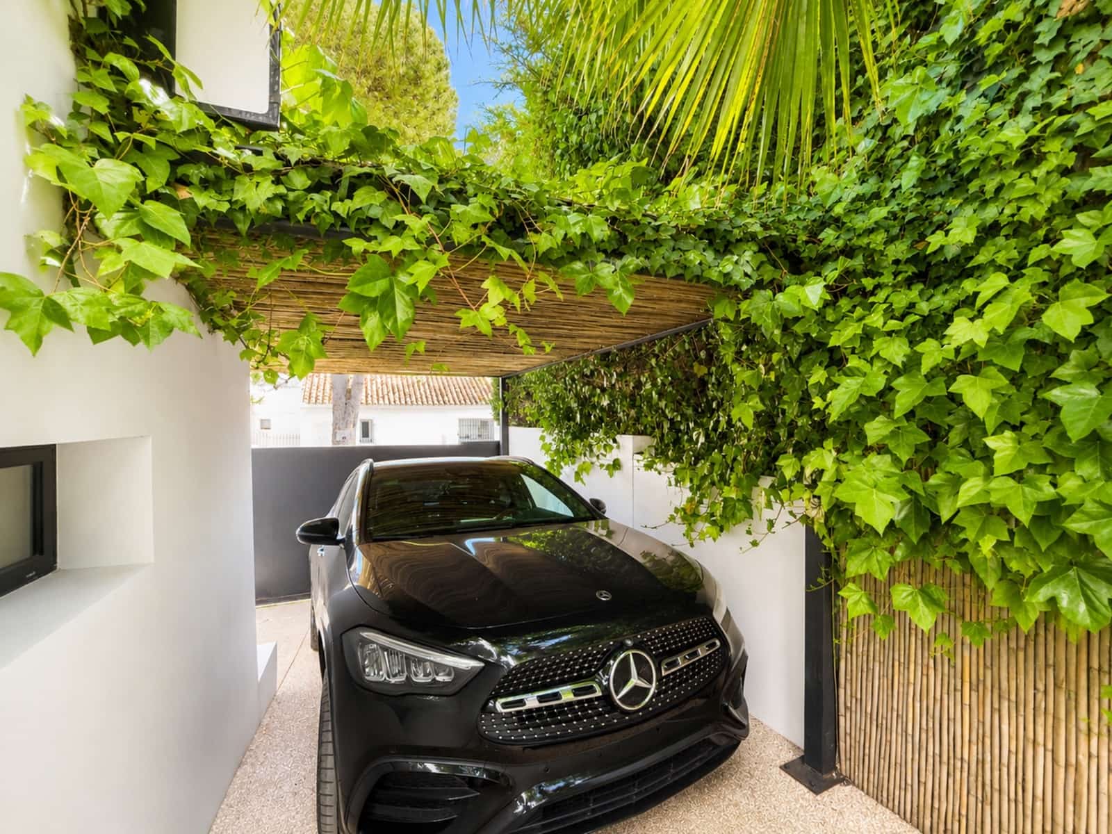 4 sypialnia Willa na sprzedaż w Nueva Andalucia z basenem garażem - 1 490 000 € (Ref: 9964968)