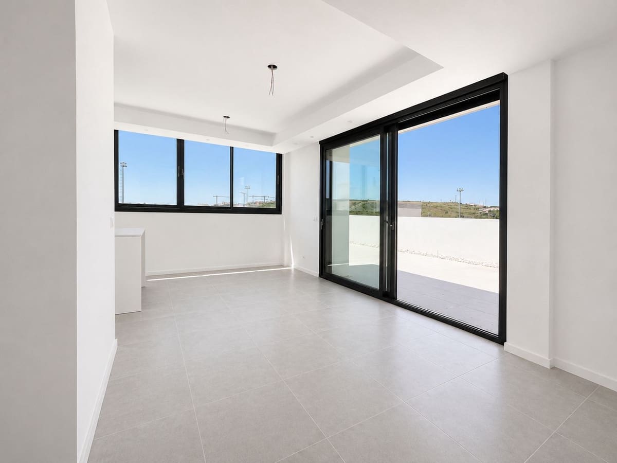2 soveværelse Penthouse til salg i Estepona med swimmingpool garage - € 575.000 (Ref: 9973001)