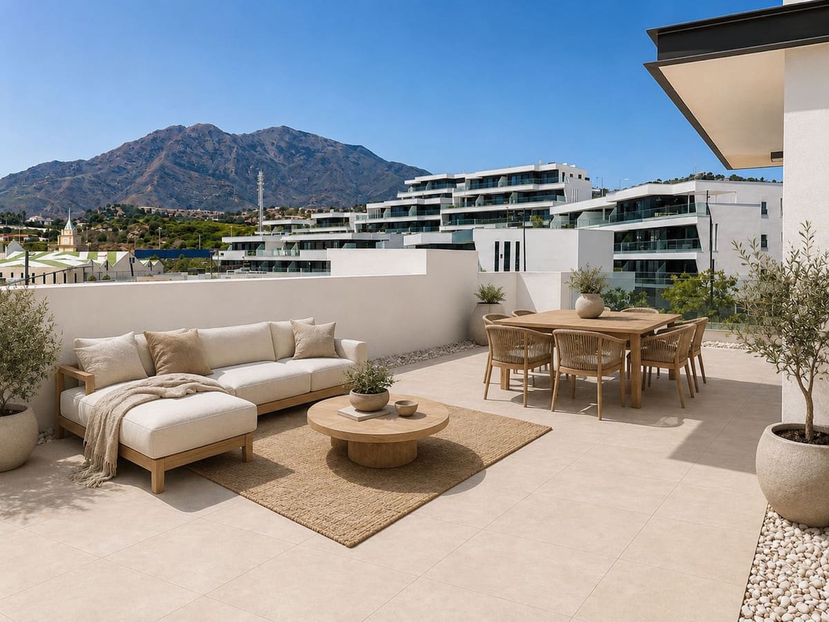 2 soveværelse Penthouse til salg i Estepona med swimmingpool garage - € 575.000 (Ref: 9973001)