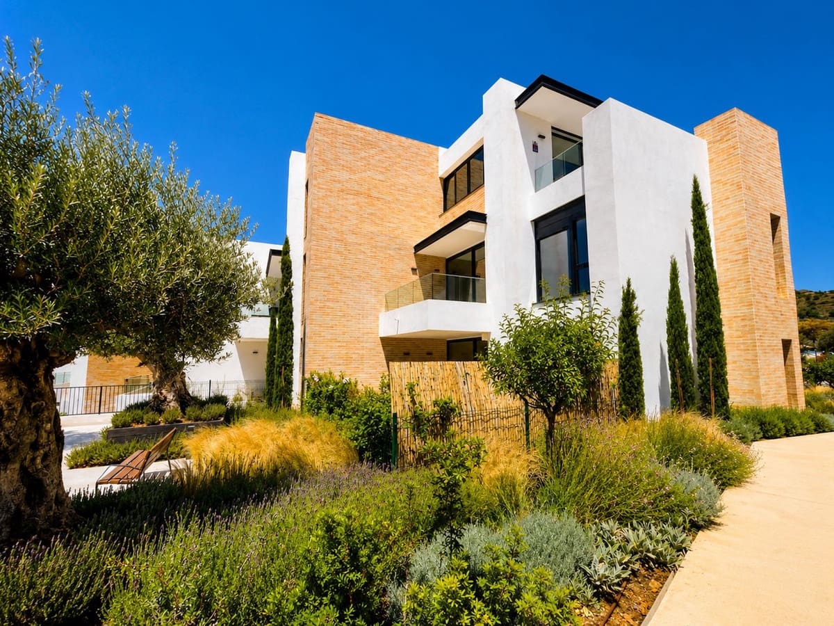 2 soveværelse Penthouse til salg i Estepona med swimmingpool garage - € 575.000 (Ref: 9973001)