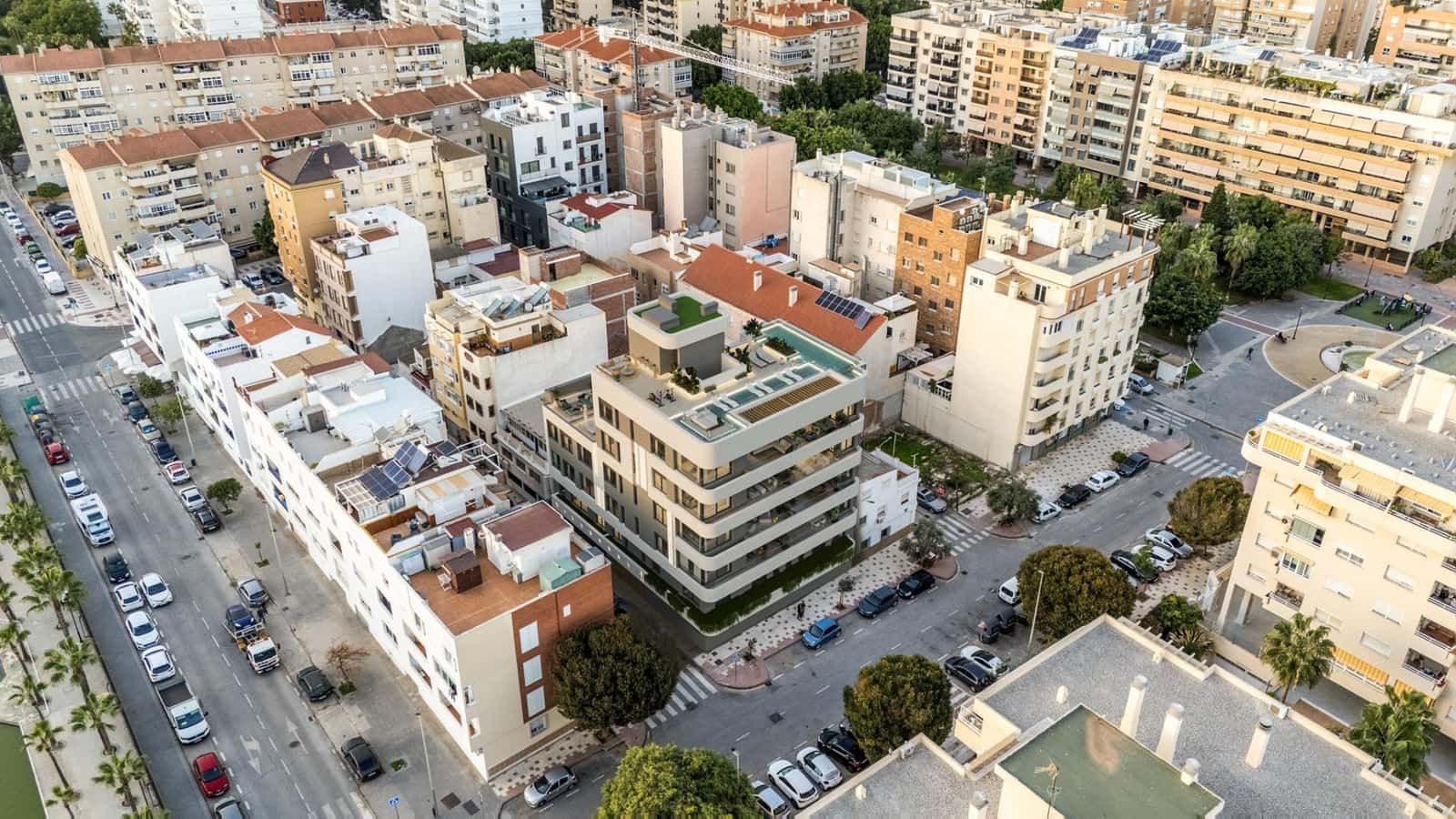 2 soverom Leilighet til salgs i Malaga by med svømmebasseng garasje - € 910 000 (Ref: 9973007)