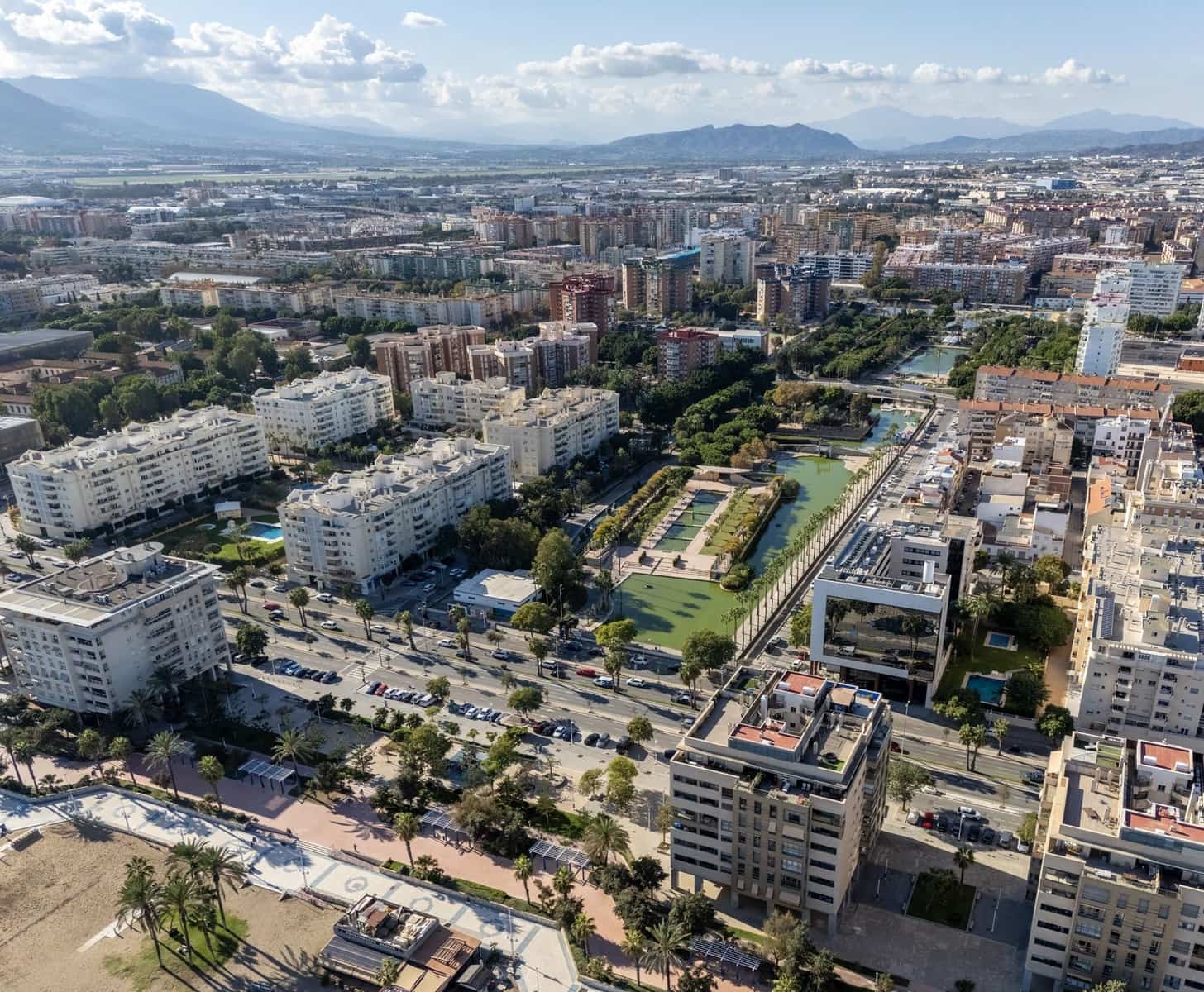 2 soverom Leilighet til salgs i Malaga by med svømmebasseng garasje - € 910 000 (Ref: 9973007)