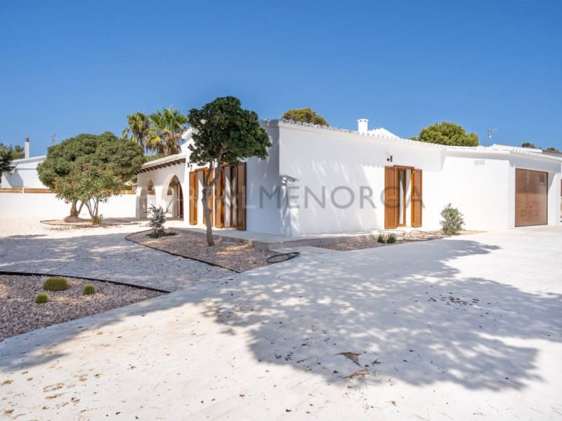 4 Zimmer Villa zu verkaufen in Ciutadella de Menorca - 1.050.000 € (Ref: 10011201)