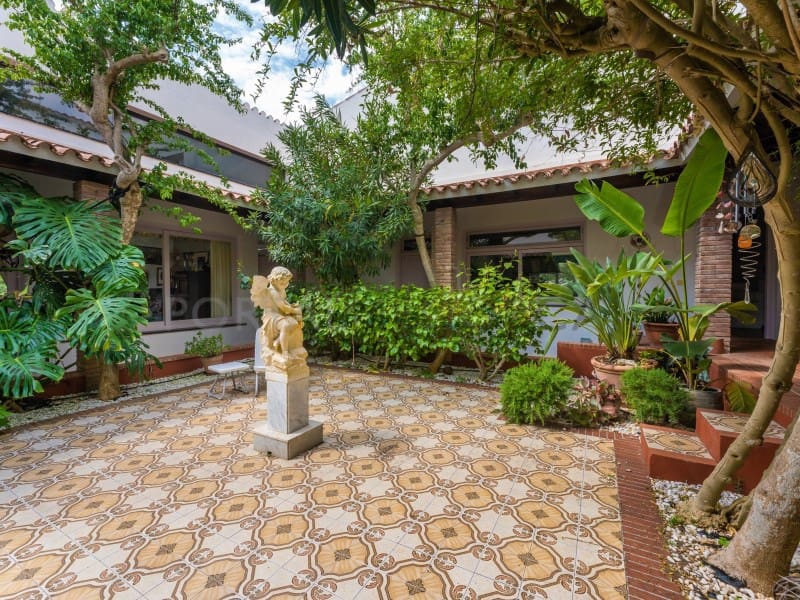 7 bedroom Villa for sale in Mahon / Mao with pool garage - € 1,975,000 (Ref: 10013079)