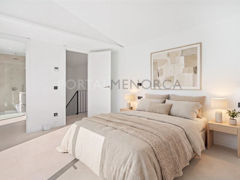 3 bedroom Villa for sale in Cala Blanca with pool garage - € 1,295,000 (Ref: 10102245)