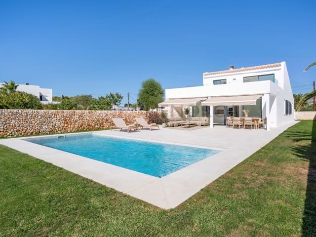 3 soveværelse Villa til salg i Cala Blanca, Ciutadella de Menorca med swimmingpool garage - € 1.295.000 (Ref: 10102245)