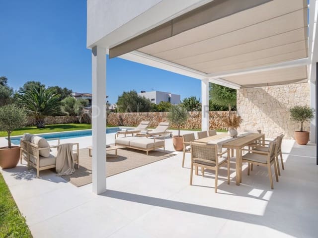 3 soveværelse Villa til salg i Cala Blanca, Ciutadella de Menorca med swimmingpool garage - € 1.295.000 (Ref: 10102245)
