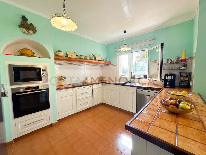 4 quarto Moradia para venda em Es Castell com piscina garagem - 890 000 € (Ref: 10119716)