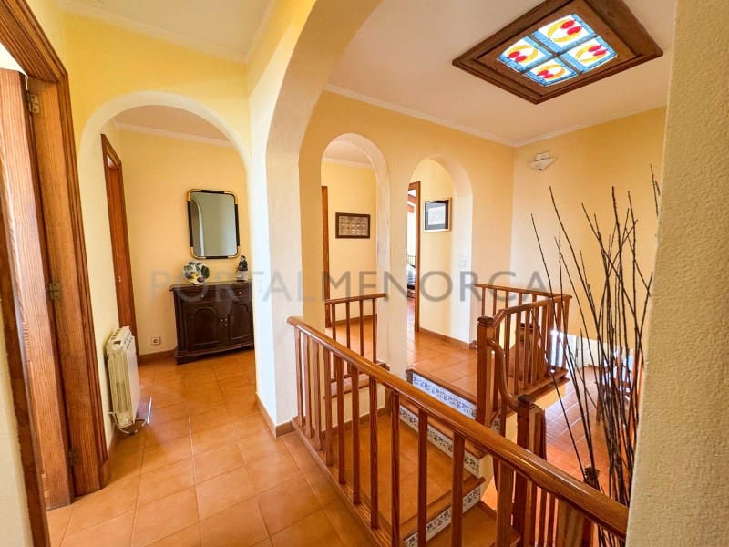 4 quarto Moradia para venda em Es Castell com piscina garagem - 890 000 € (Ref: 10119716)