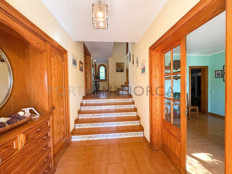 4 quarto Moradia para venda em Es Castell com piscina garagem - 890 000 € (Ref: 10119716)