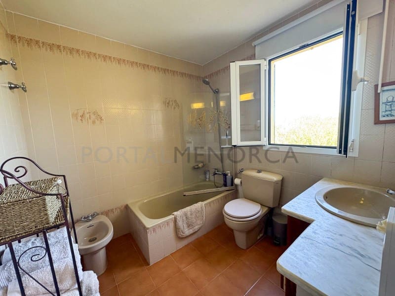 4 quarto Moradia para venda em Es Castell com piscina garagem - 890 000 € (Ref: 10119716)