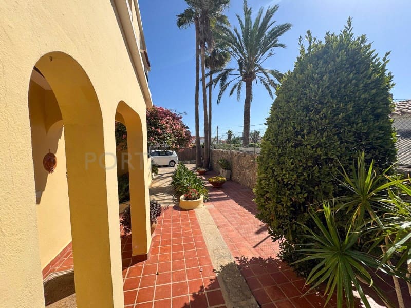 4 quarto Moradia para venda em Es Castell com piscina garagem - 890 000 € (Ref: 10119716)