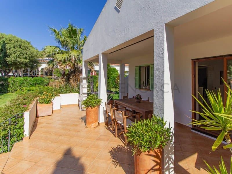 3 bedroom Villa for sale in Binibeca with pool - € 890,000 (Ref: 10166380)
