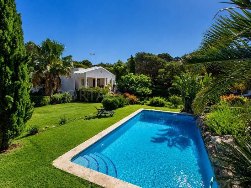 3 bedroom Villa for sale in Binibeca with pool - € 890,000 (Ref: 10166380)