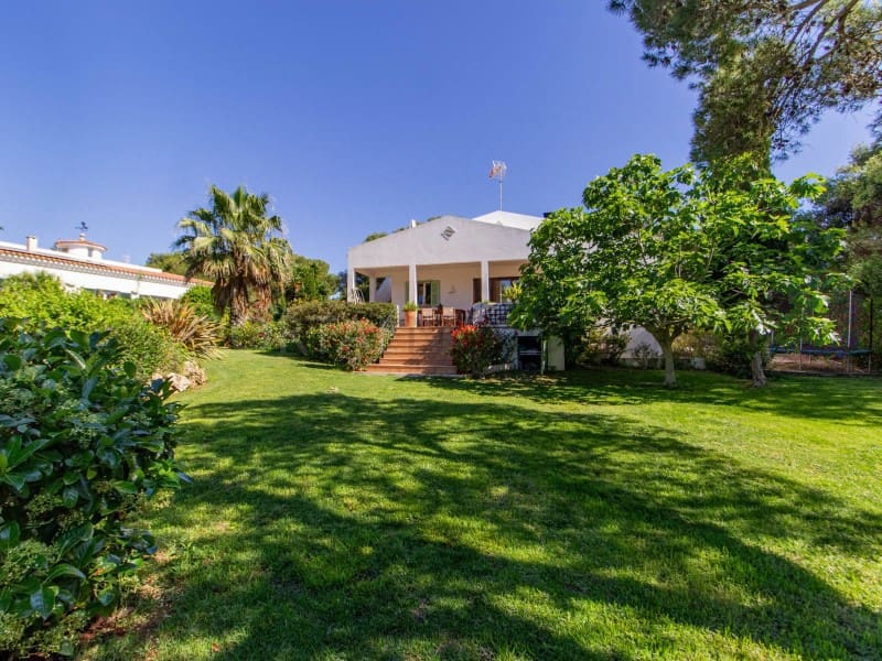 3 bedroom Villa for sale in Binibeca with pool - € 890,000 (Ref: 10166380)
