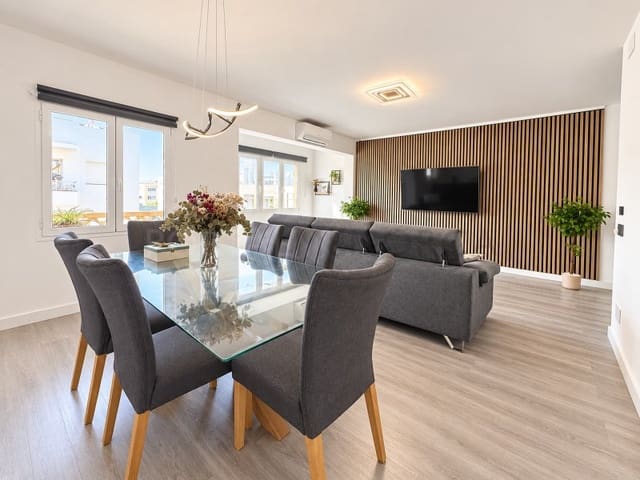 3 bedroom Flat for sale in Mahón / Maó - € 380,000 (Ref: 10180443)