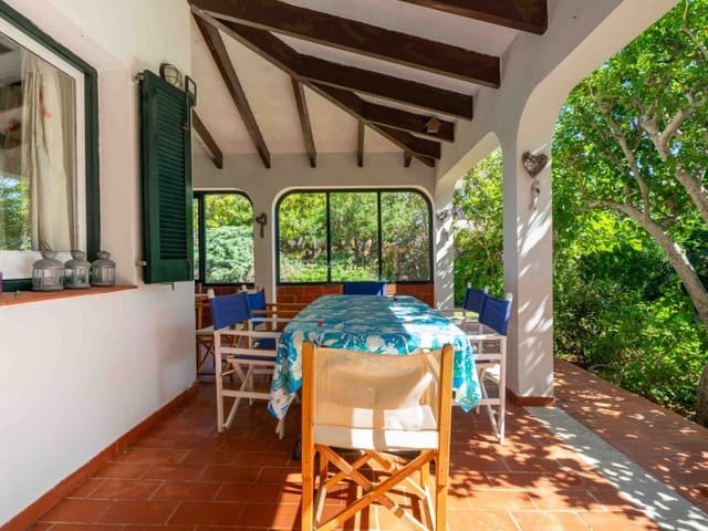 6 slaapkamer Villa te koop in Es Castell met zwembad garage - € 1.150.000 (Ref: 10180444)