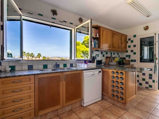 6 slaapkamer Villa te koop in Es Castell met zwembad garage - € 1.150.000 (Ref: 10180444)