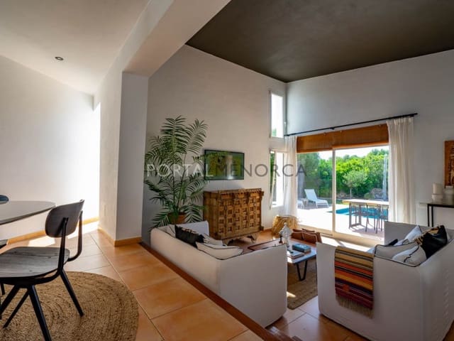 3 sypialnia Willa na sprzedaż w San Luis / Sant Lluís z basenem - 780 000 € (Ref: 9402001)